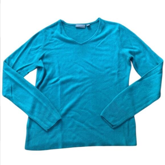 Turquoise V-Neck Sweater Croft & Barrow Women's Medium SOFT - Picture 1 of 5